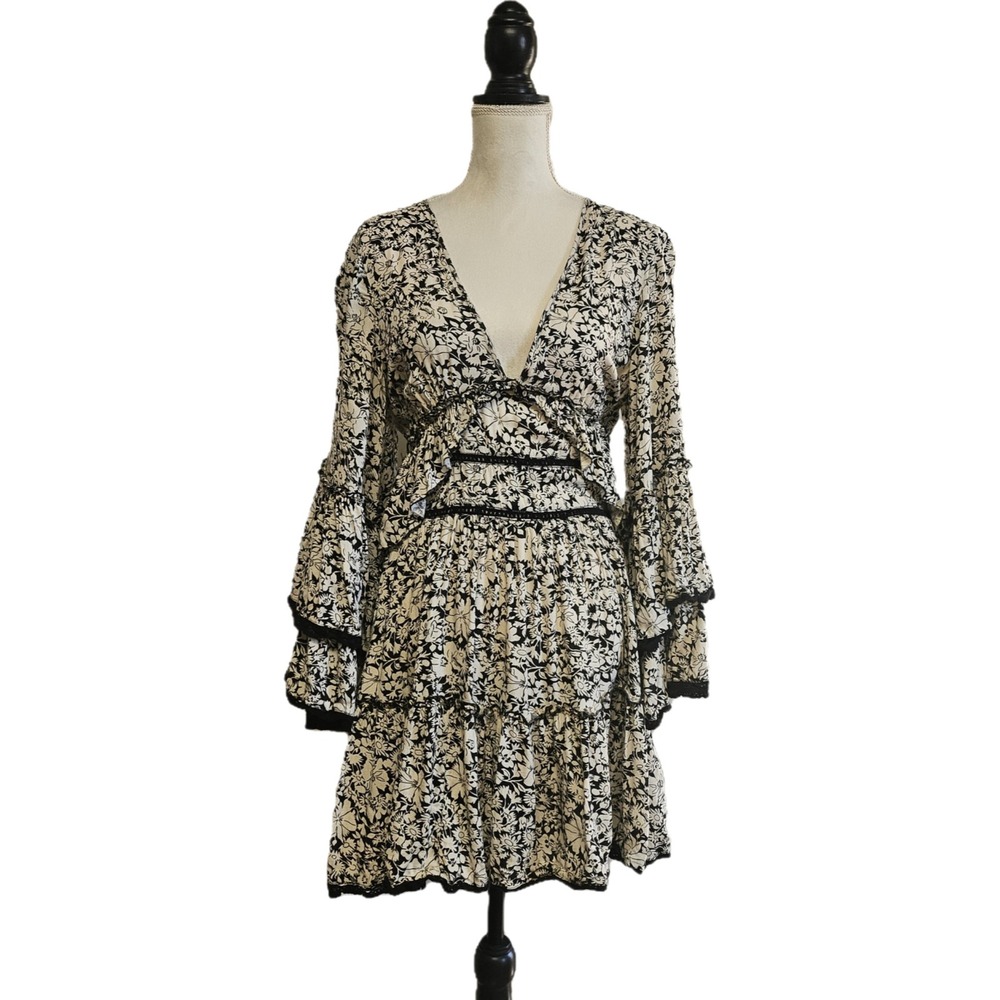 Free People Kristall Mini Dress Size M Open Back Bell Sleeves Tiered Whimsigoth - Picture 3 of 9